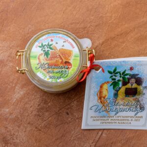 женьшень на меду в подарочной стеклянной банке с золотым бугелем