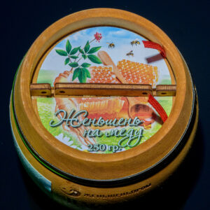 женьшень на меду в деревянном бочонке из липы, 250 г